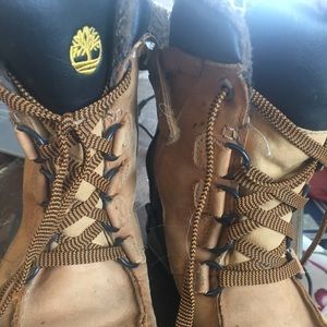 Timberland boots boys us 5, waterproof, side zipper, warm and comfortable- good